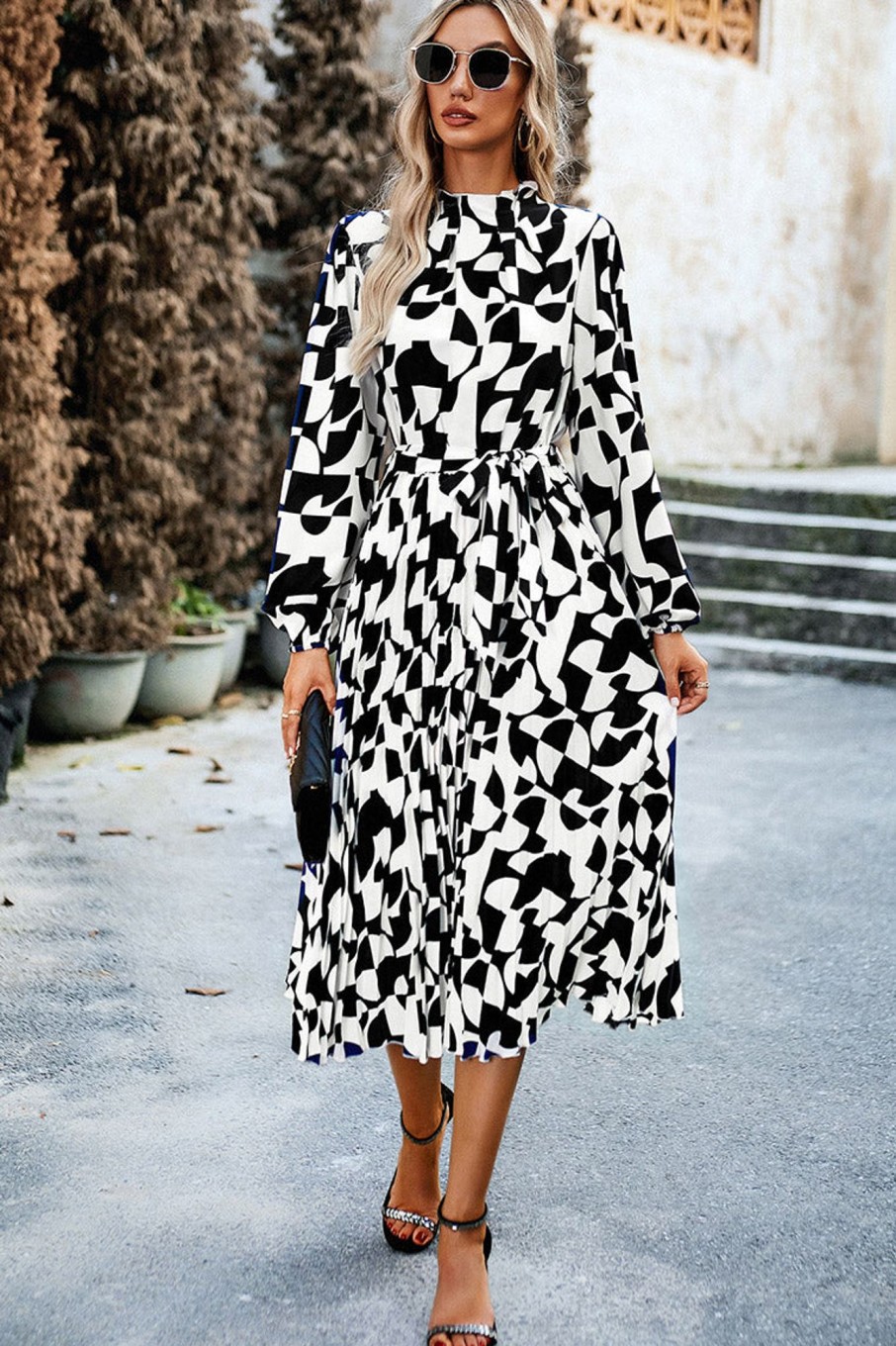 Clothing Moguland | Katherine Monochrome Printed Midi Dress