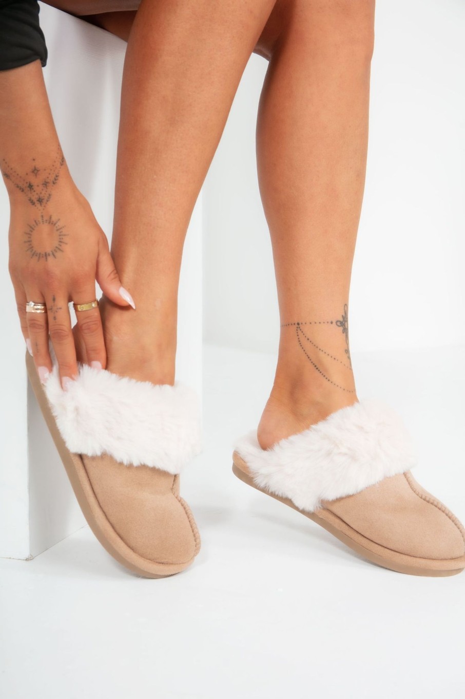 Clothing No Doubt | Hadlee Camel Faux Fur Slippers