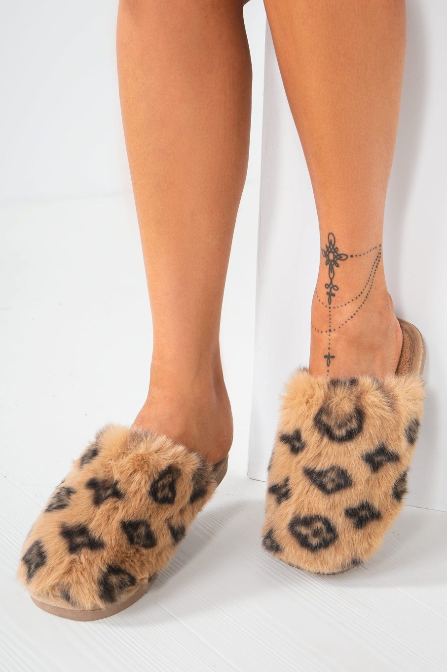 Clothing No Doubt | Grayce Camel Faux Fur Slippers