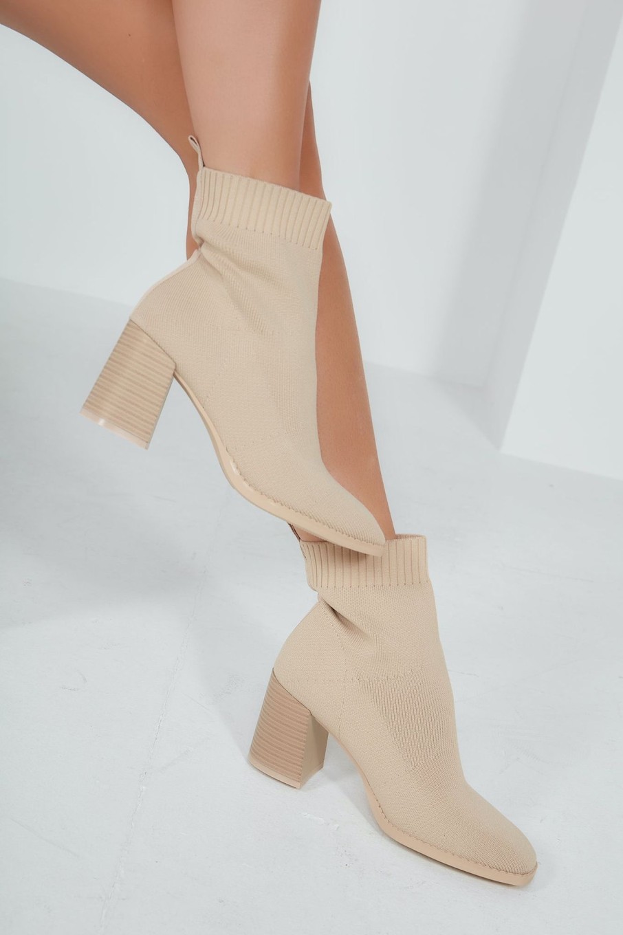 Clothing Bestelle | Ellis Cream Knitted Ankle Boots