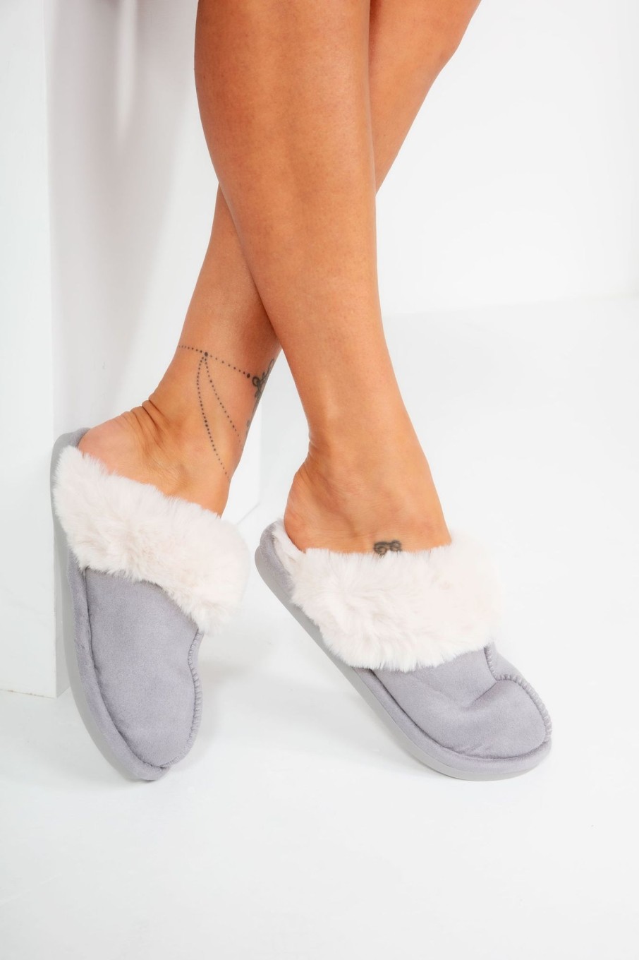 Clothing No Doubt | Hadlee Grey Faux Fur Slippers